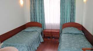 Гостиница Березка Вышний Волочек Стандартный двухместный номер с 2 отдельными кроватями-3