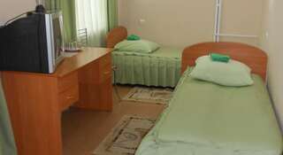 Гостиница Березка Вышний Волочек Бюджетный двухместный номер с 2 отдельными кроватями-3